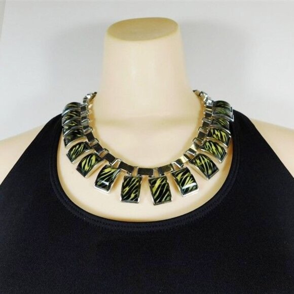 7/2396 Unmarked Yellow Zebra Print Mid Century Modern Fashion 19  Necklace - Picture 2 of 4